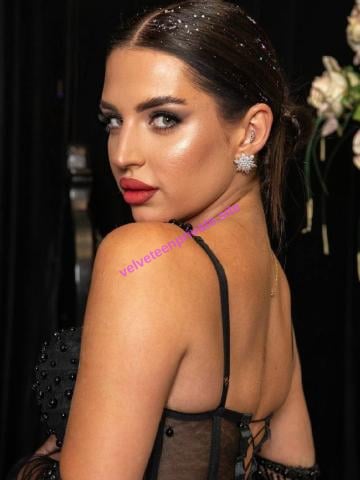 Эскорт Астрахань Eva — брюнетка, грудь 2 (B)